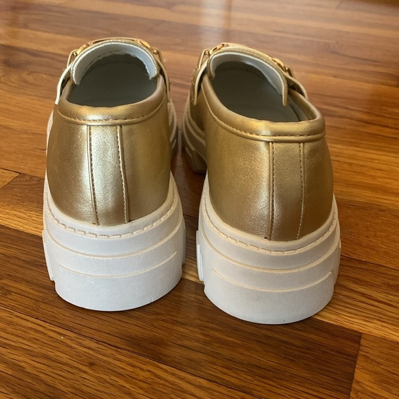 London Rag Women’s Gold Loafers Size 9 - Picture 4 of 6